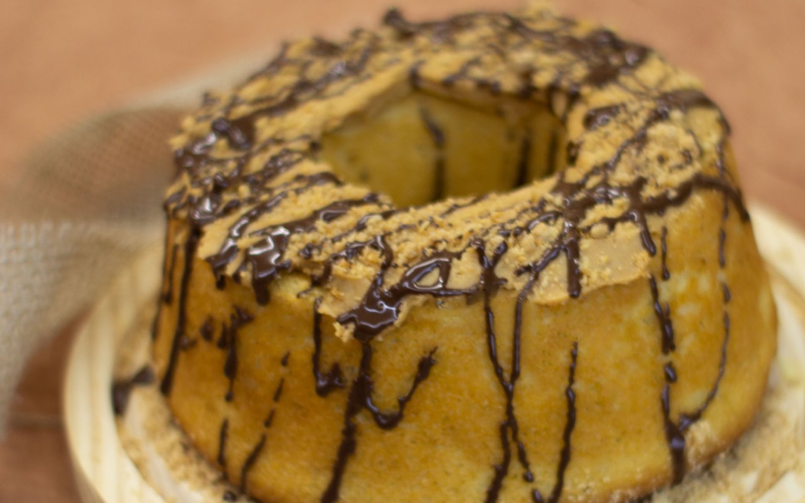 Bolo de Fubá com Amendocrem